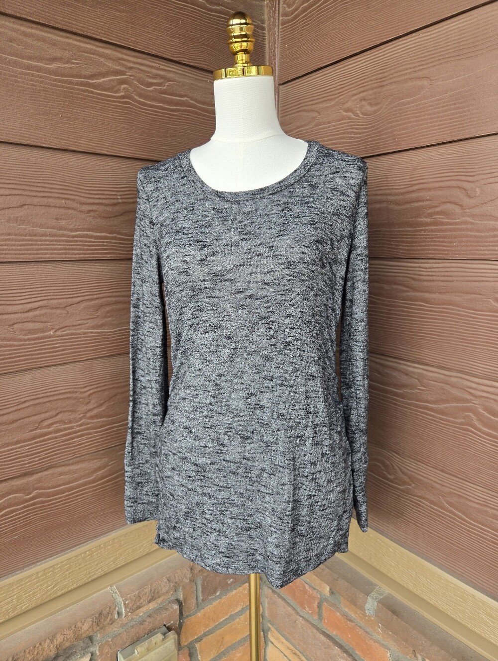 Liz Lange Maternity for Target Heathered Gray Long Sleeve Knit Top – Size Small